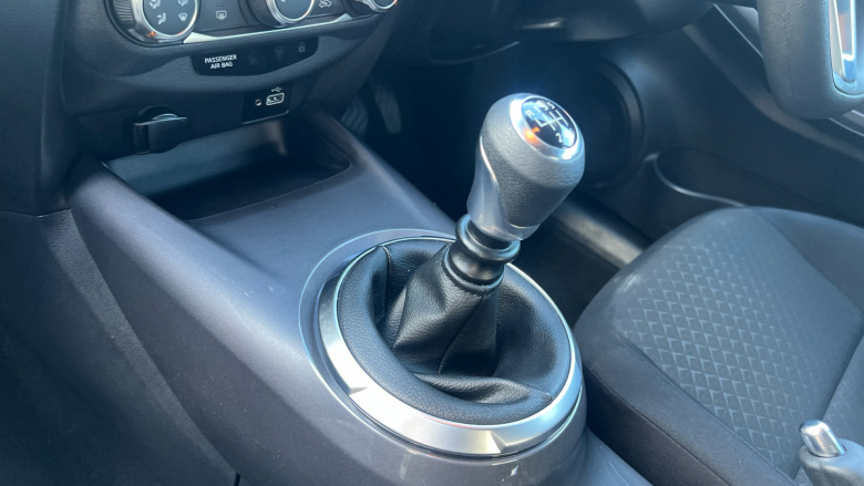 Nissan Juke 1.0 DiG-T 114 Acenta 5dr Petrol Hatchback